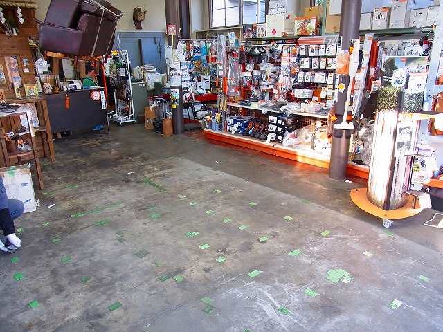 店内 1